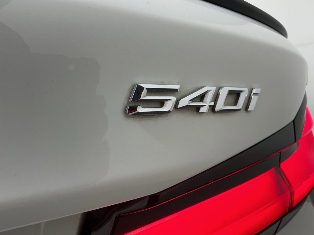 Used 2023 BMW 540i w/ M Sport Package image 31