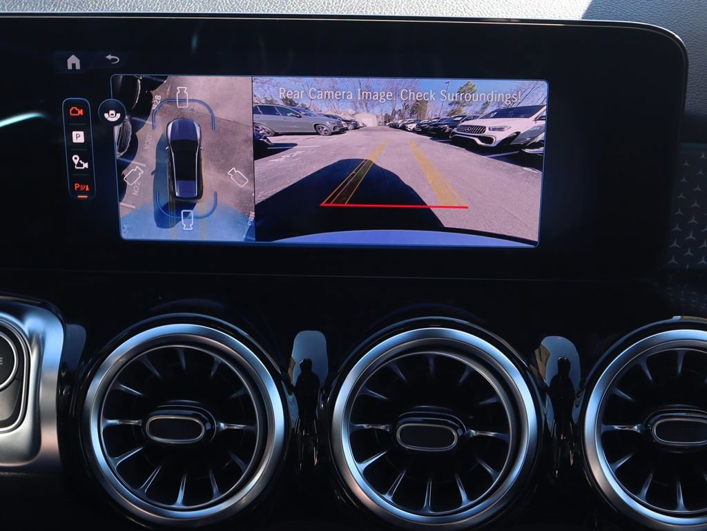 New 2026 Mercedes-Benz GLB 35 AMG 4MATIC image 9