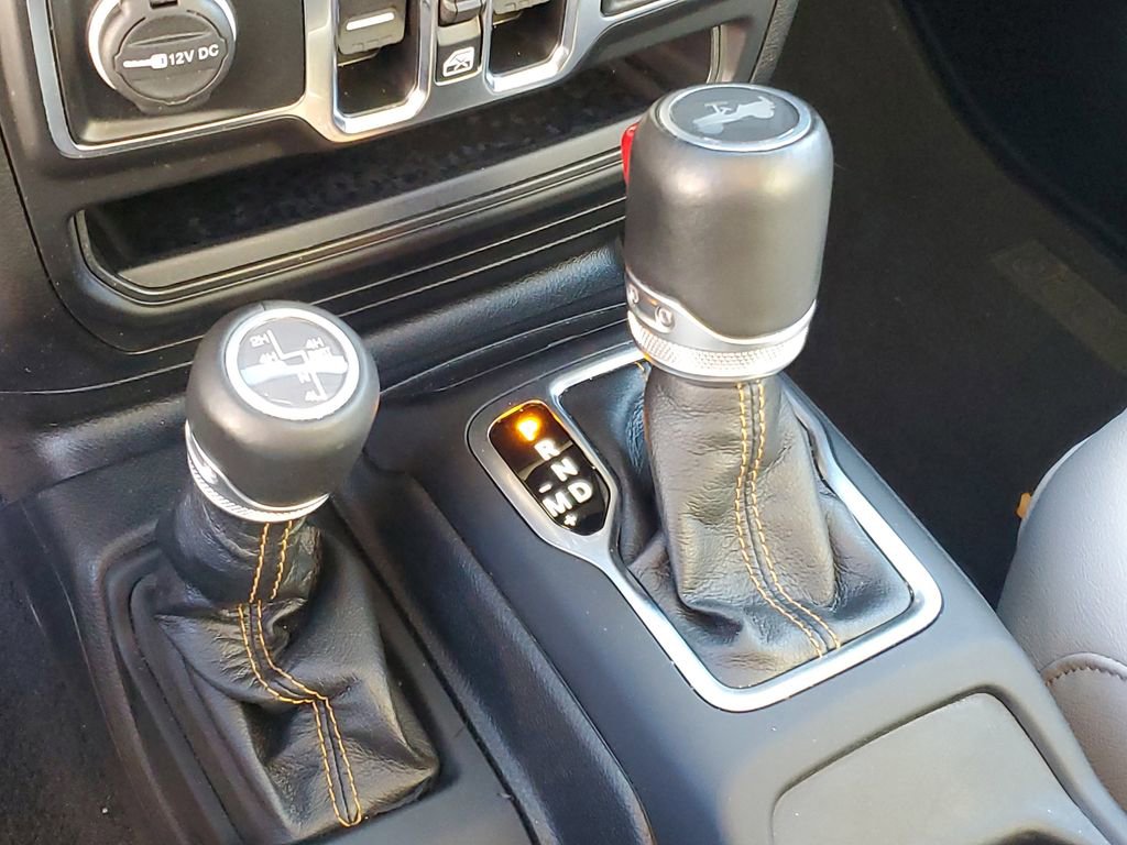 Used 2023 Jeep Wrangler Unlimited Sahara image 20