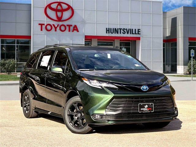 New 2025 Toyota Sienna XLE Woodland Edition