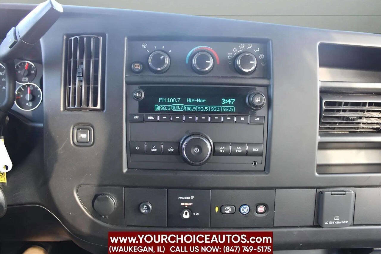 Used 2021 GMC Savana 2500 w/ Driver Convenience Package image 19