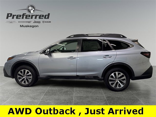Used 2022 Subaru Outback Premium image 12