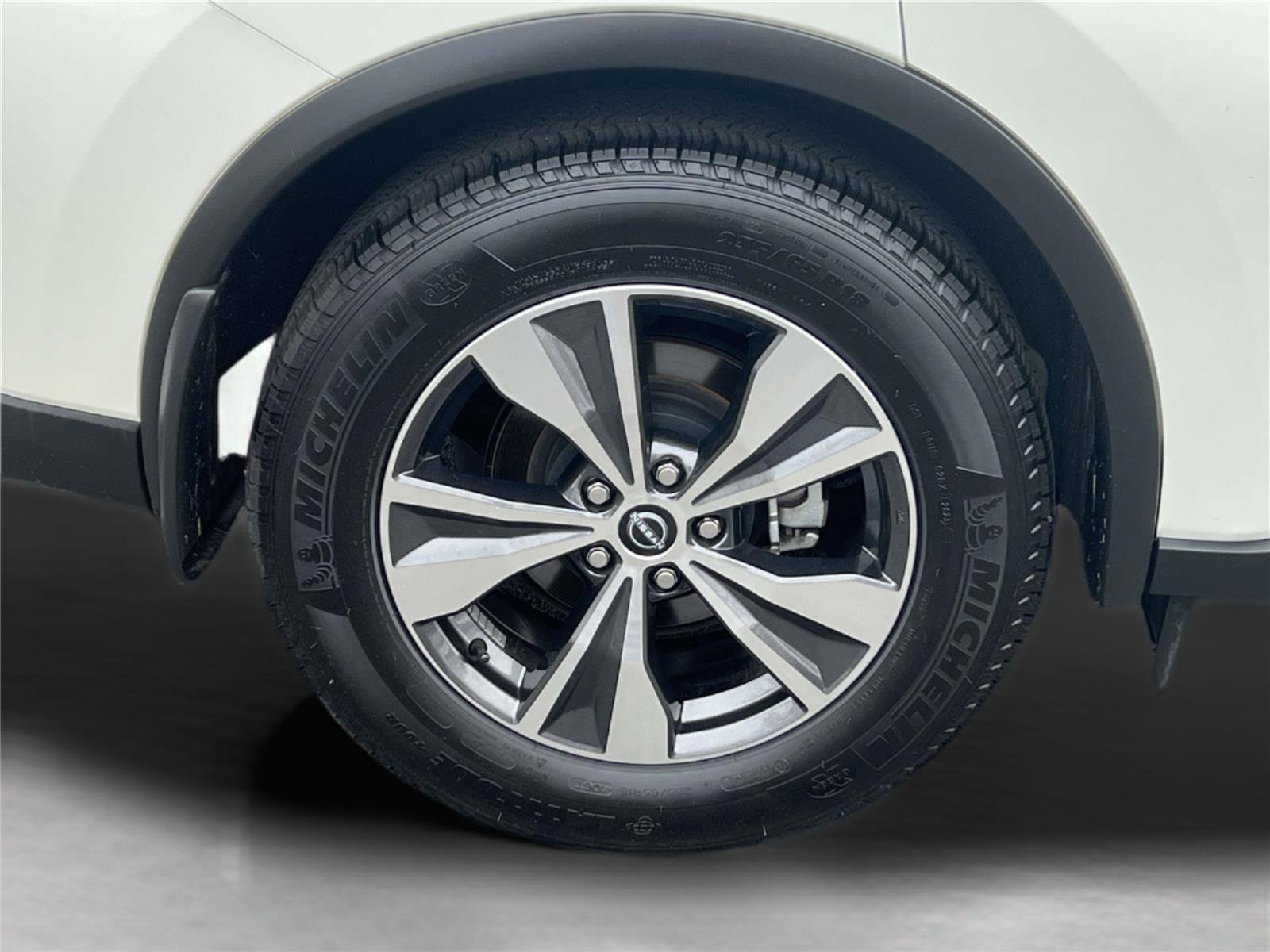 Certified 2024 Nissan Murano SV image 42