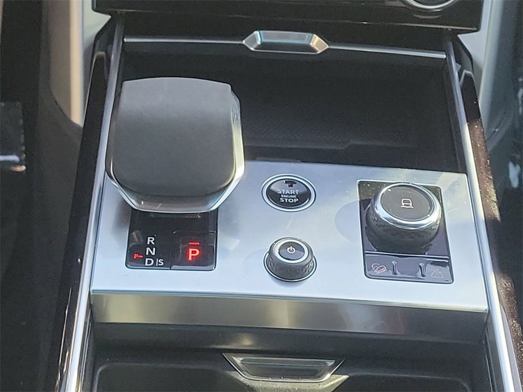 Used 2023 Land Rover Range Rover SE image 20