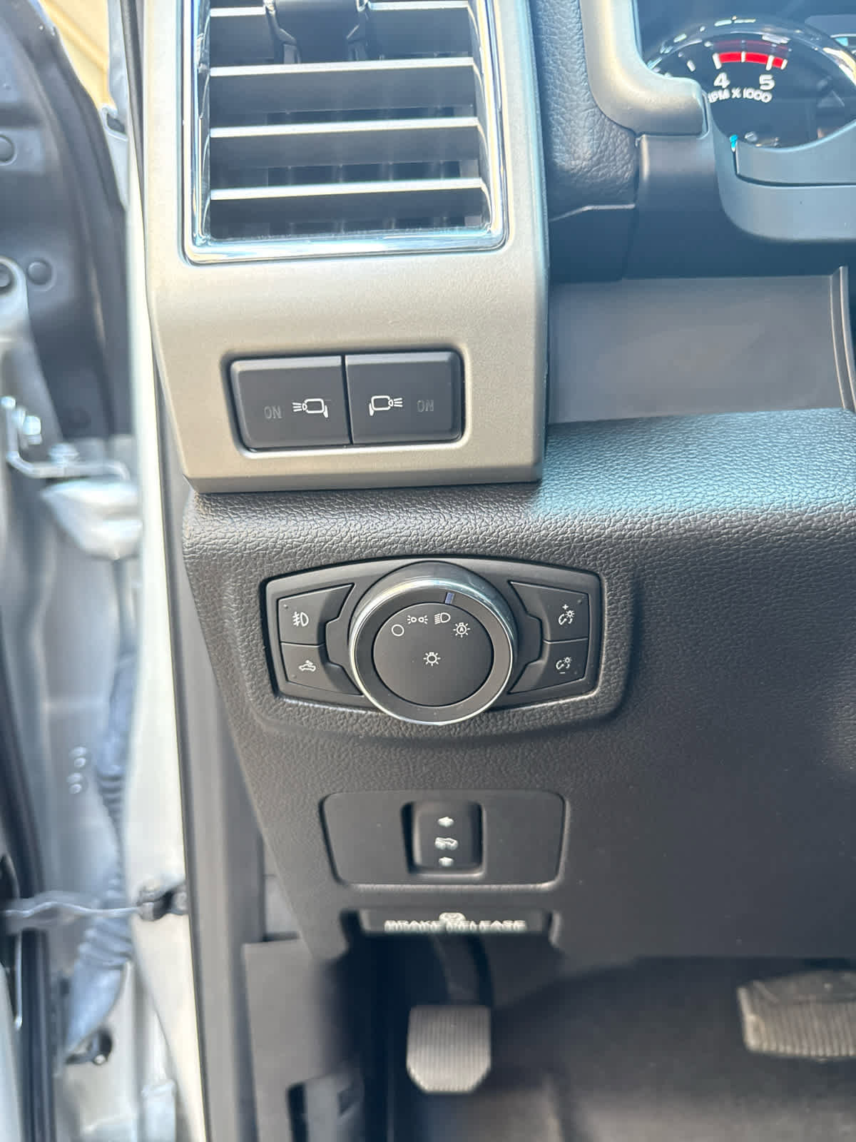 Used 2017 Ford F450 Lariat w/ Chrome Package image 16