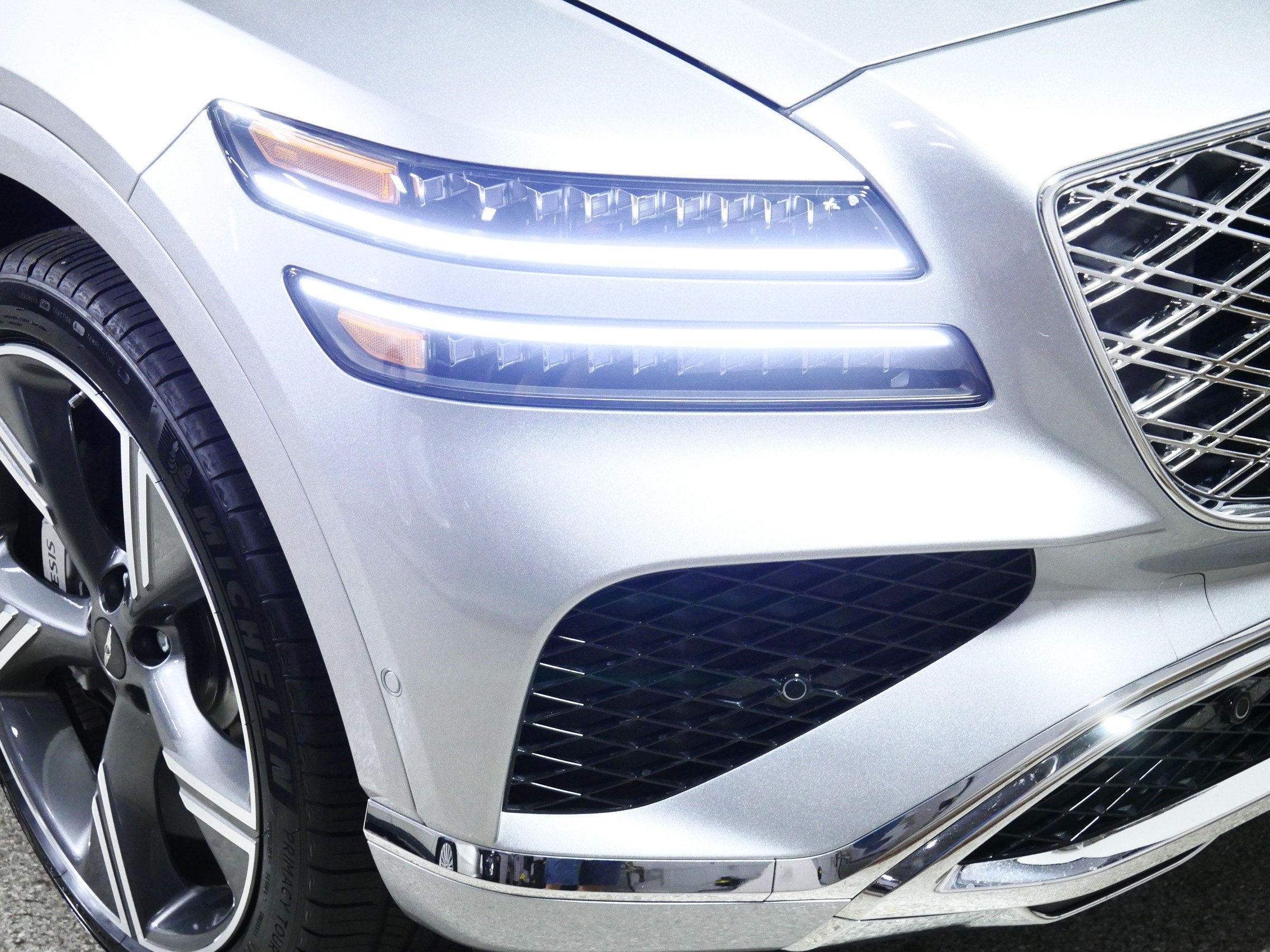 Certified 2025 Genesis GV80 3.5T Prestige AWD/4WD image 16