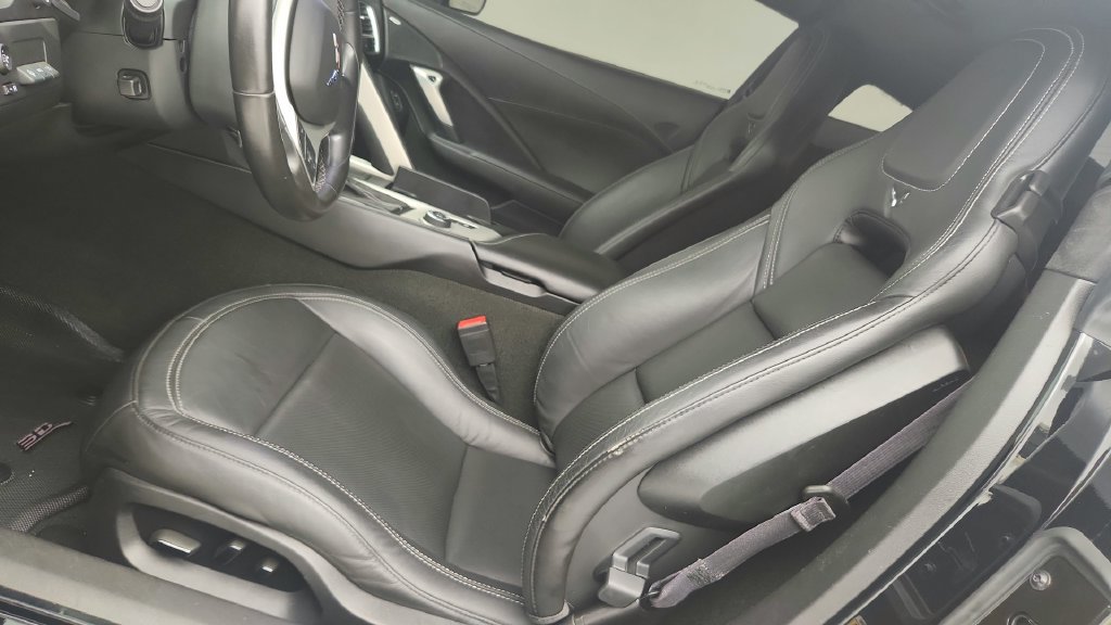 Used 2016 Chevrolet Corvette Stingray Coupe w/ 3LT Preferred Equipment Group RWD image 17