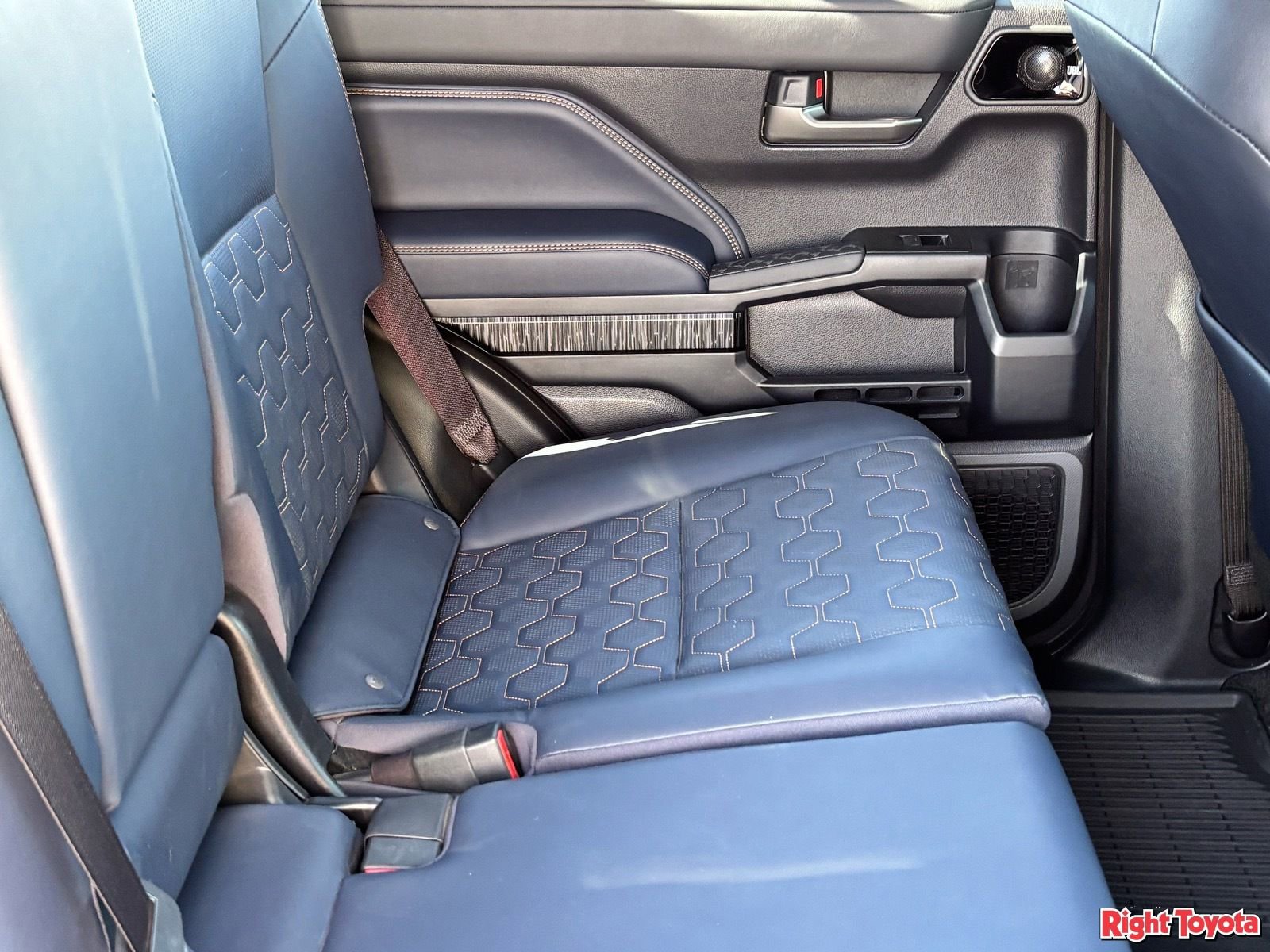 Used 2026 Toyota 4Runner Platinum AWD/4WD image 13