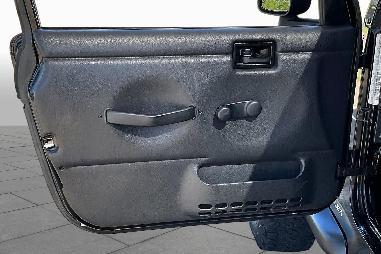Used 2003 Jeep Wrangler X AWD/4WD image 21