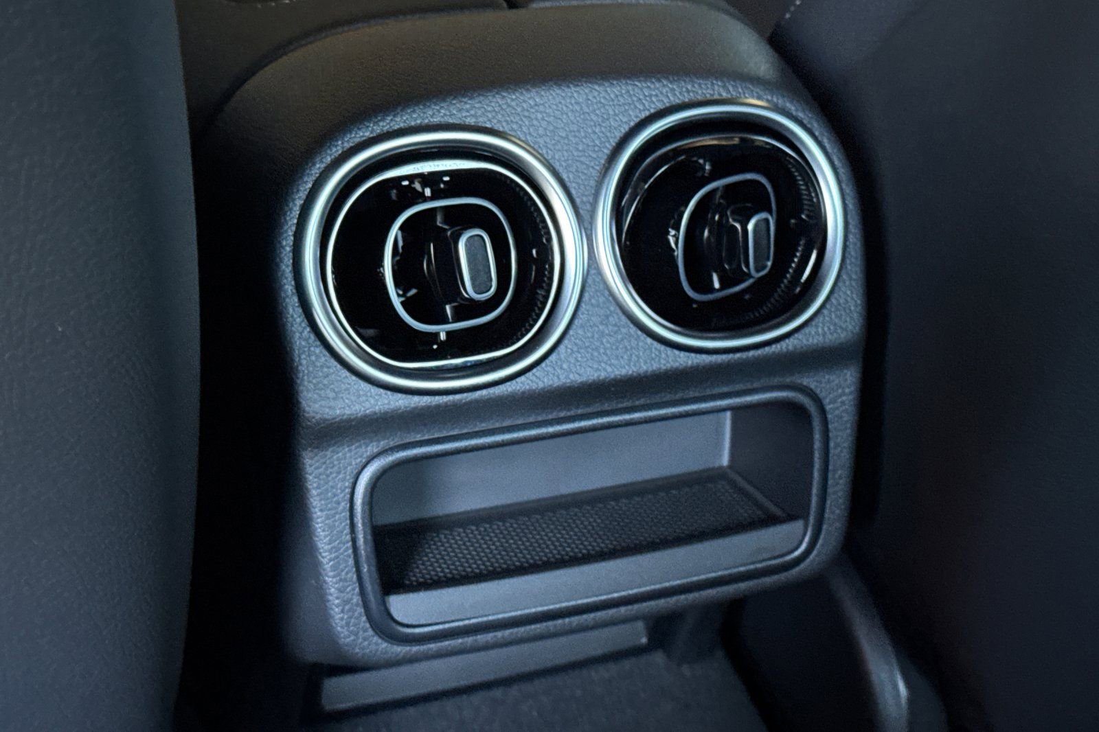 New 2025 Mercedes-Benz C 300 4MATIC Sedan image 15