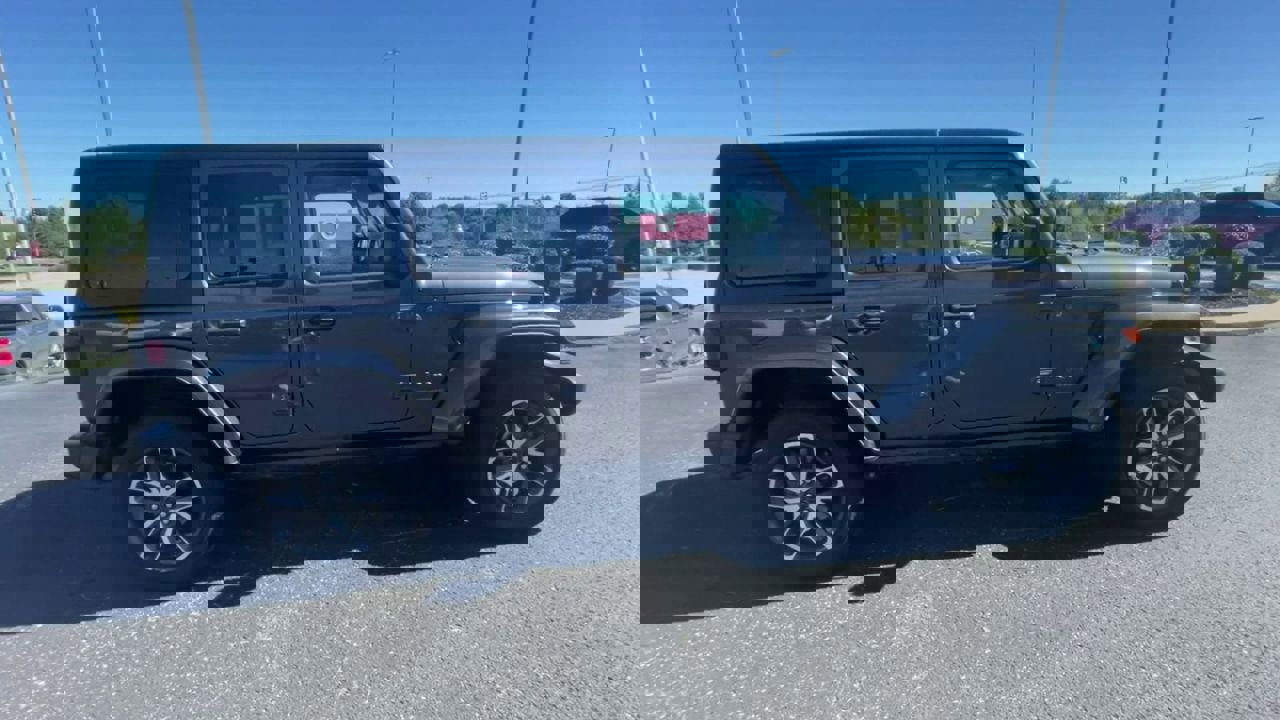 Used 2024 Jeep Wrangler Sport S image 2