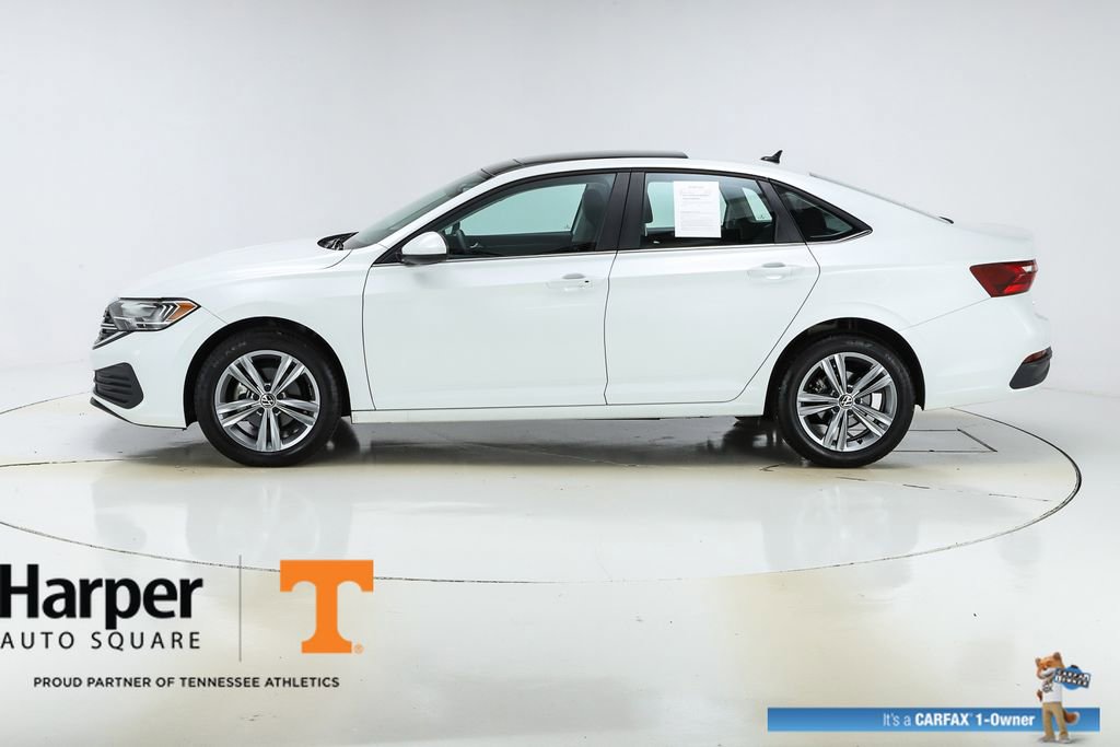Used 2024 Volkswagen Jetta SE w/ Panoramic Sunroof Package image 39