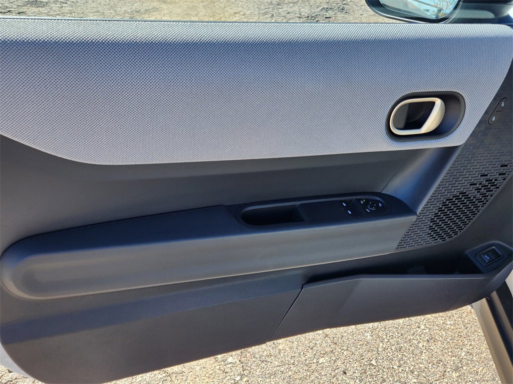 Used 2025 MINI Cooper 2-Door Hardtop image 6