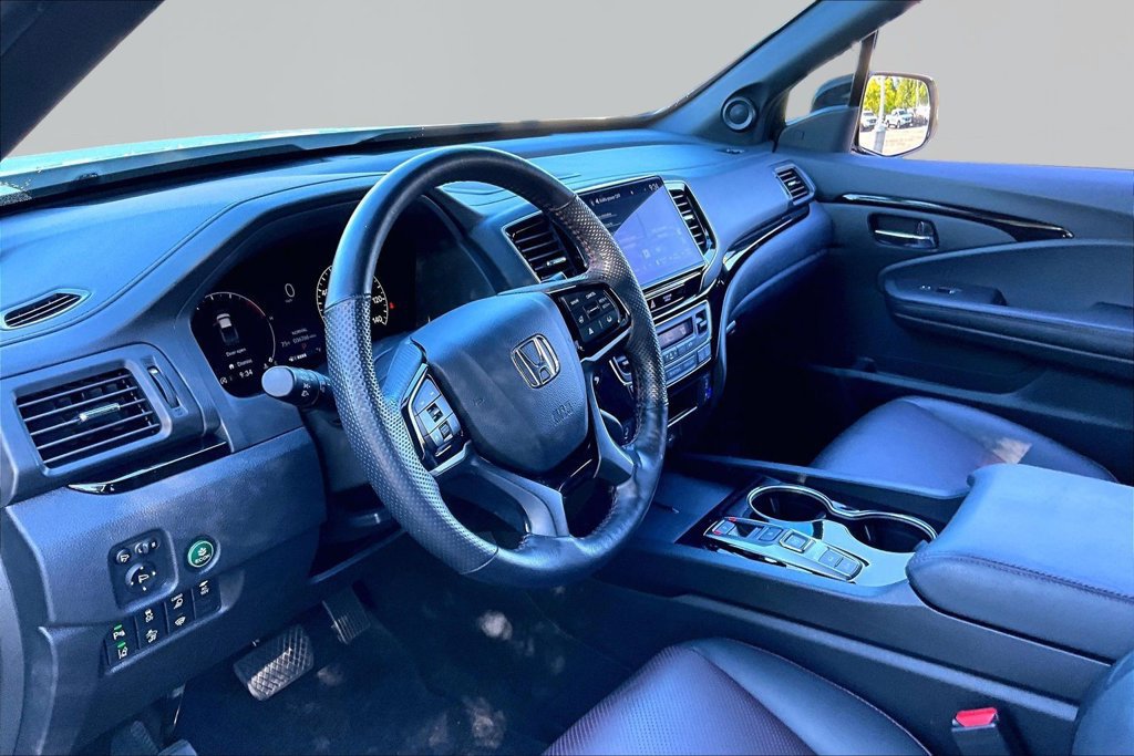 Certified 2024 Honda Ridgeline Black Edition image 12