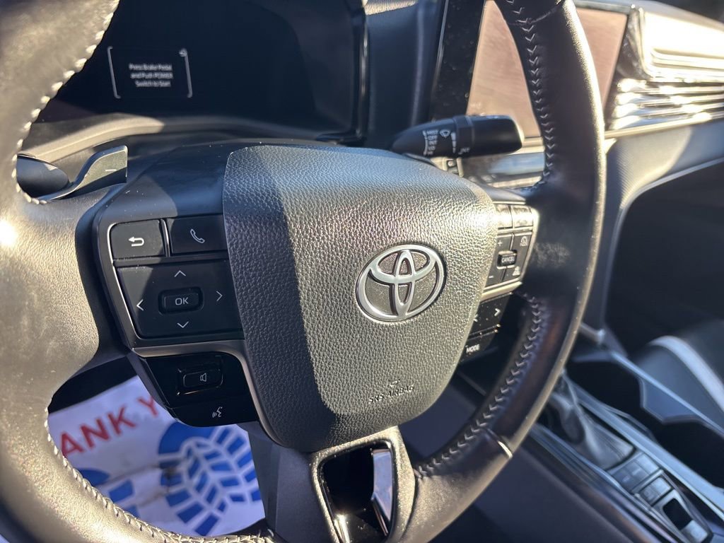 Used 2025 Toyota Camry SE image 13