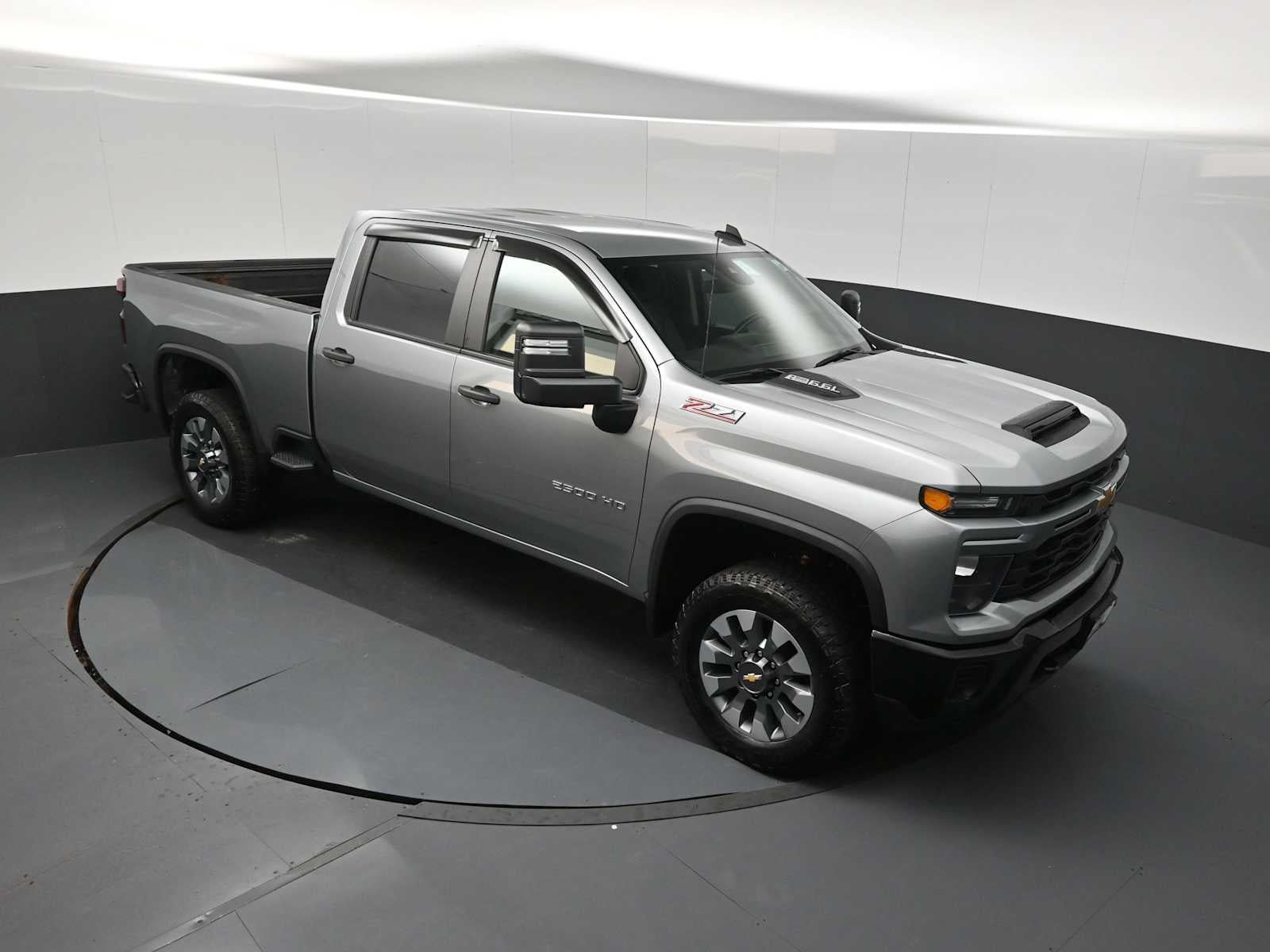 Used 2025 Chevrolet Silverado 2500 Custom AWD/4WD image 10