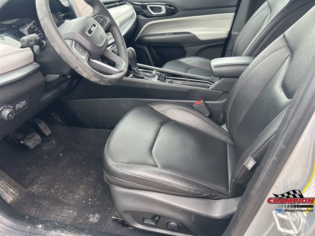 Used 2025 Jeep Compass Limited image 14