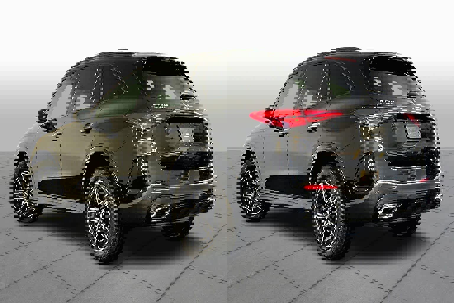 New 2026 Mercedes-Benz GLC 300 4MATIC image 3