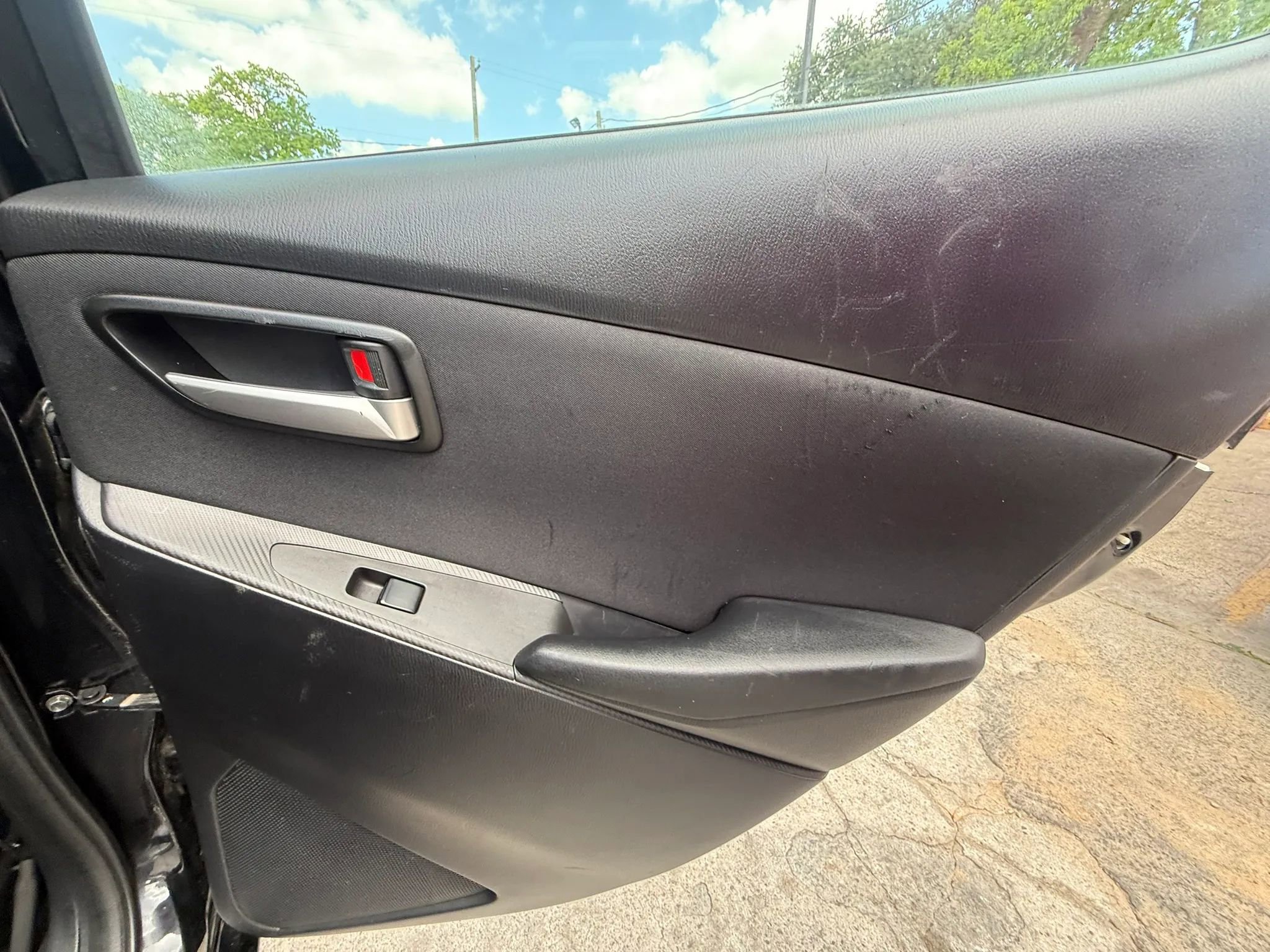 Used 2020 Toyota Yaris LE FWD image 19