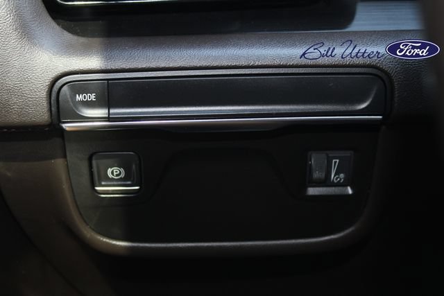 Used 2021 Cadillac Escalade Premium Luxury w/ LPO, Illumination Package RWD image 13