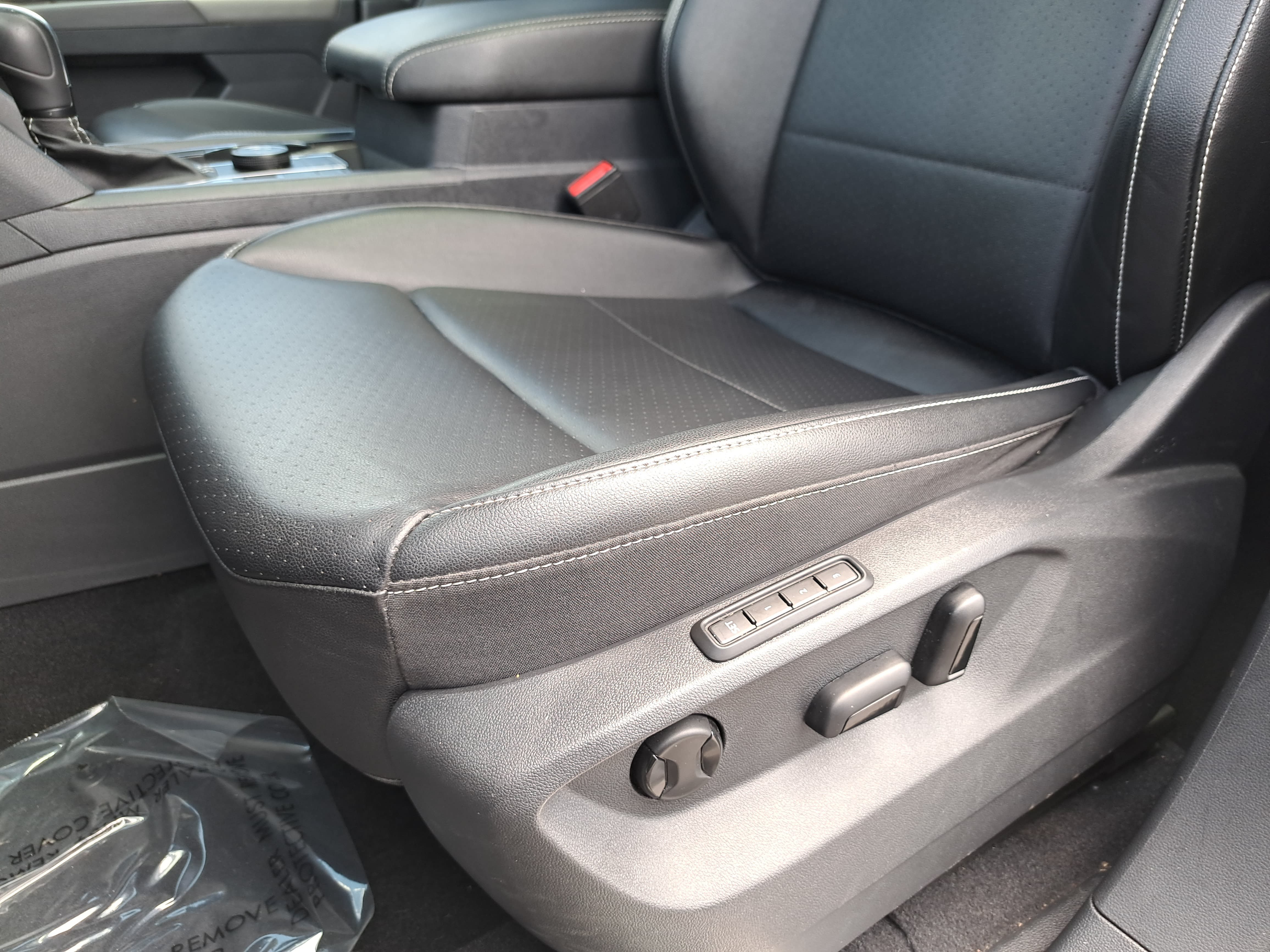 Certified 2022 Volkswagen Atlas SEL R-Line AWD/4WD image 28