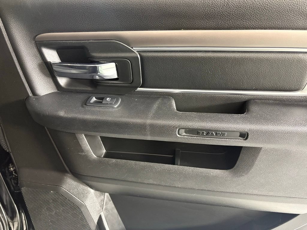 Used 2024 RAM 1500 Warlock AWD/4WD image 15