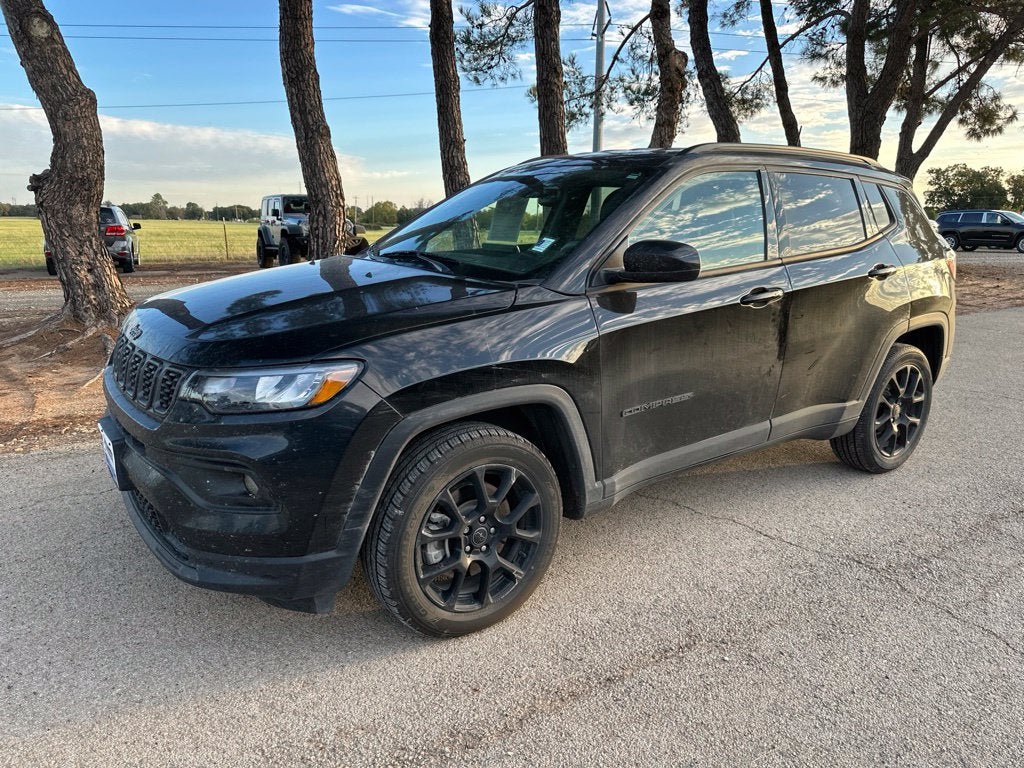 Used 2025 Jeep Compass Latitude w/ Altitude Special Edition