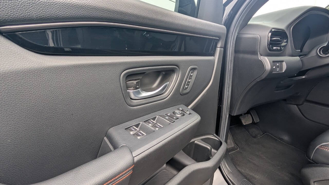 Used 2025 Honda Pilot TrailSport image 21