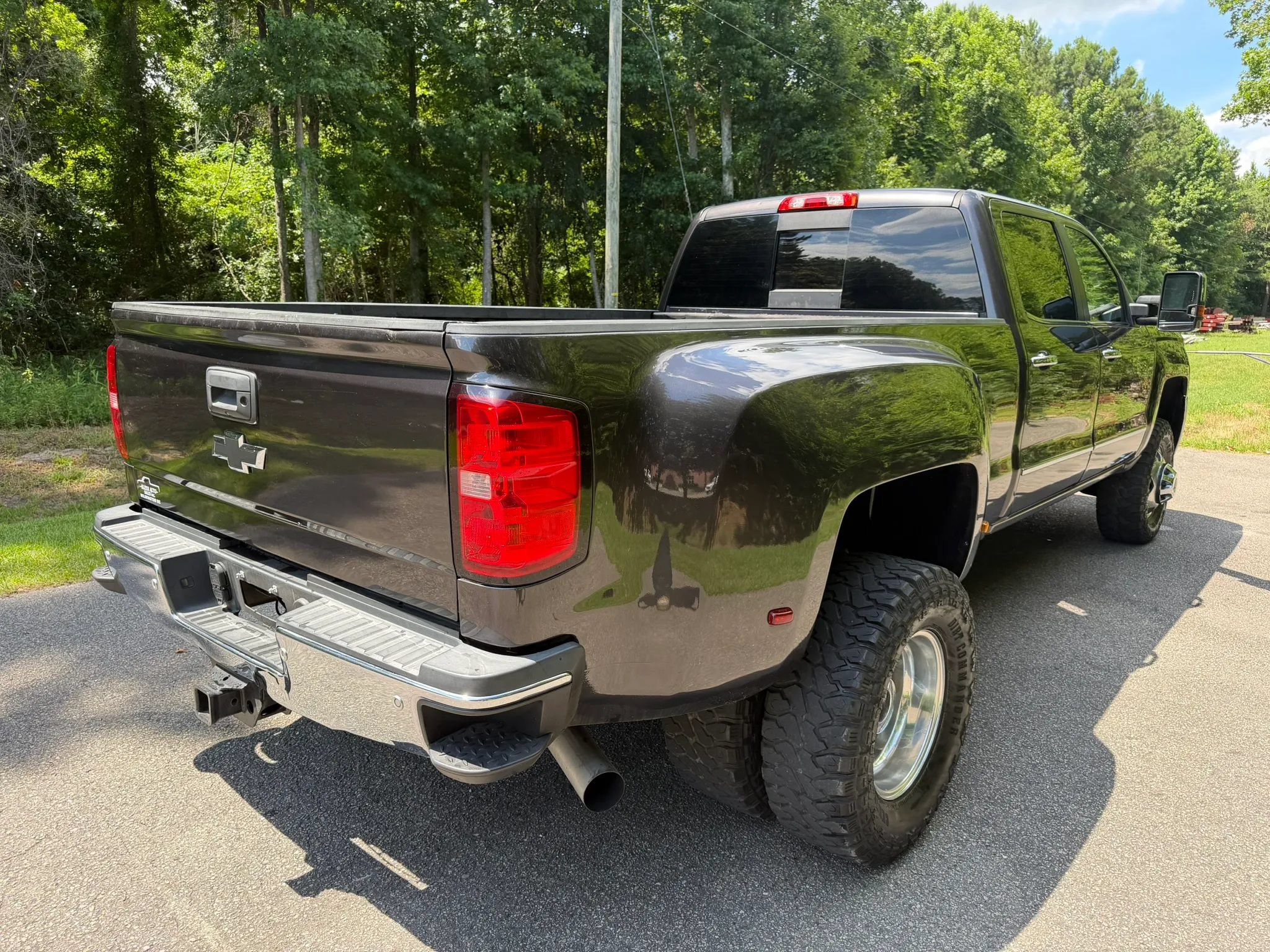 Used 2015 Chevrolet Silverado 3500 LTZ w/ Duramax Plus Package AWD/4WD image 12
