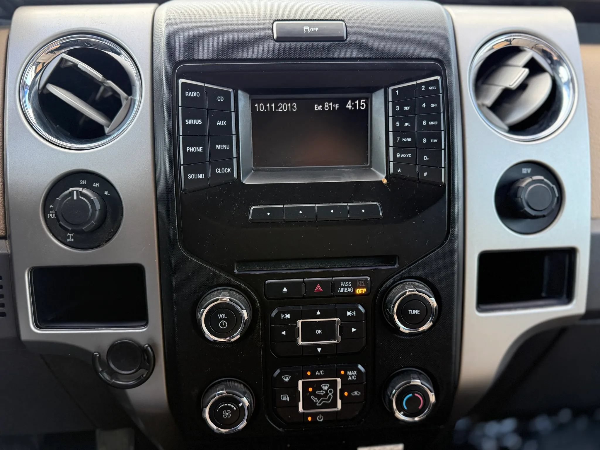 Used 2013 Ford F150 XLT w/ Mid Equipment Group AWD/4WD image 25
