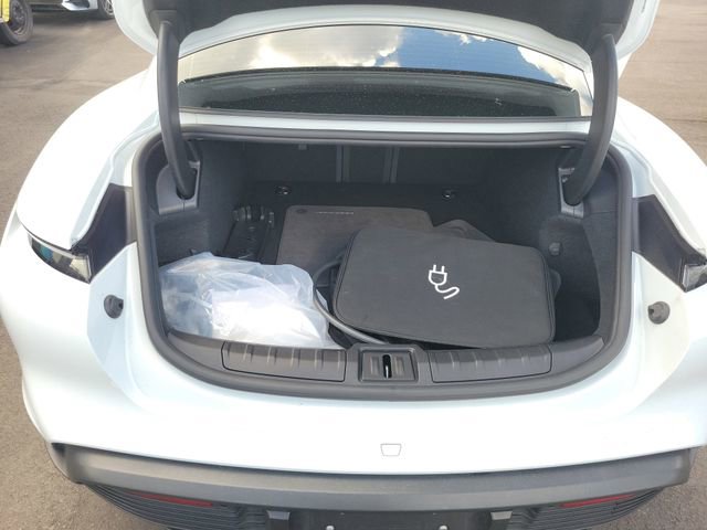 Used 2023 Porsche Taycan w/ Premium Package image 6