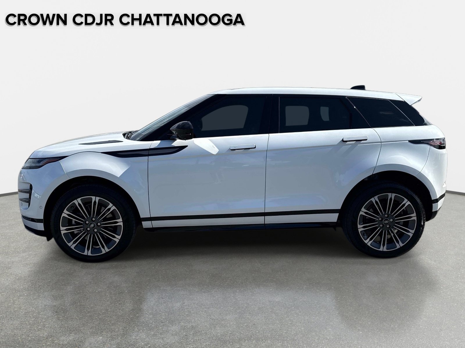 Used 2024 Land Rover Range Rover Evoque Dynamic SE AWD/4WD image 8