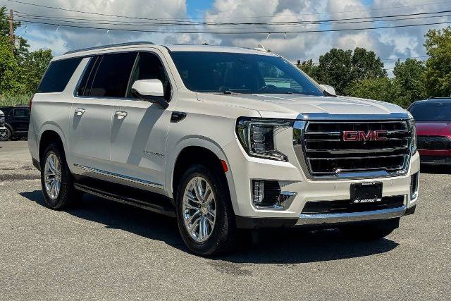 Used 2022 GMC Yukon XL SLT w/ SLT Premium Package AWD/4WD image 1