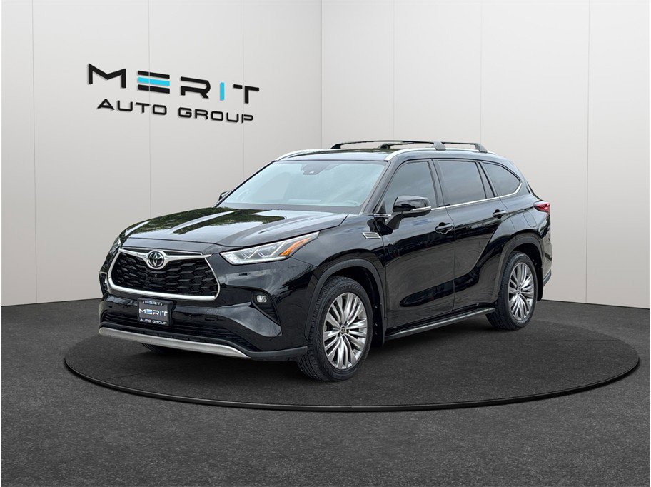 Used 2023 Toyota Highlander Platinum image 4