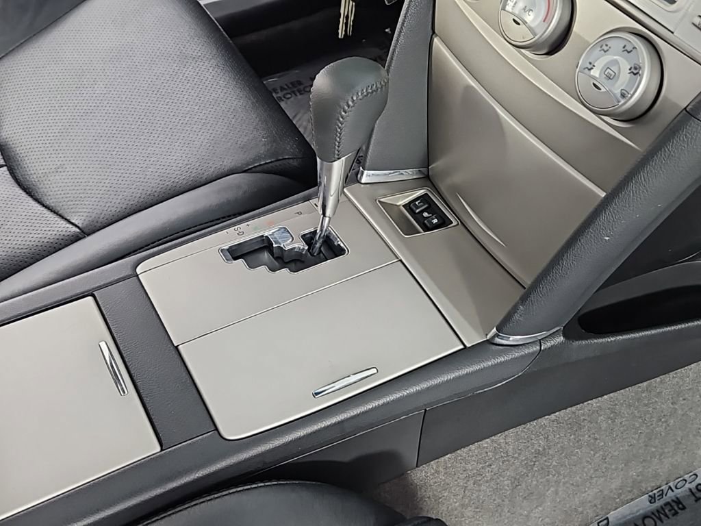 Used 2011 Toyota Camry SE w/ SE/XLE Extra-Value Pkg image 15
