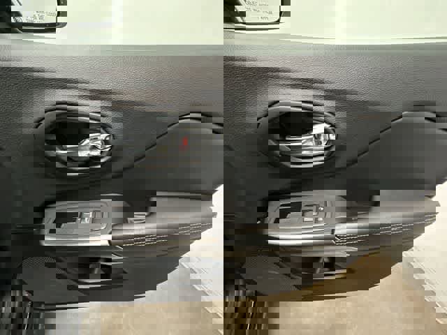 Used 2020 Jeep Cherokee Latitude Plus w/ Comfort/Convenience Group image 24