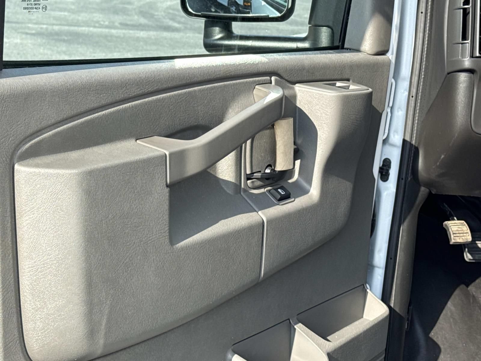 New 2026 Chevrolet Express 3500 w/ Power Convenience Package RWD image 15
