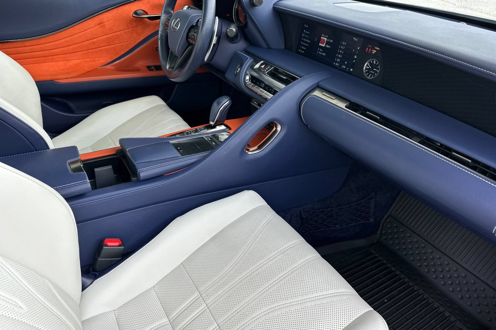 Used 2018 Lexus LC 500 Coupe w/ Launch Edition RWD image 15