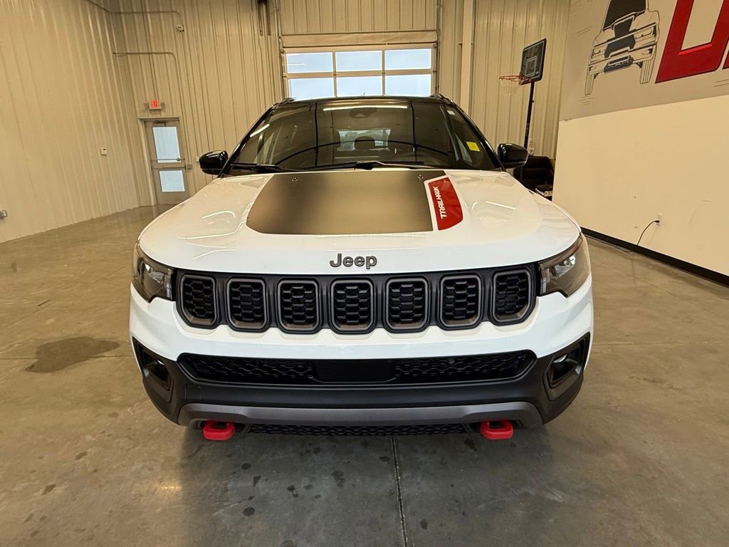 Used 2025 Jeep Compass Trailhawk AWD/4WD image 14