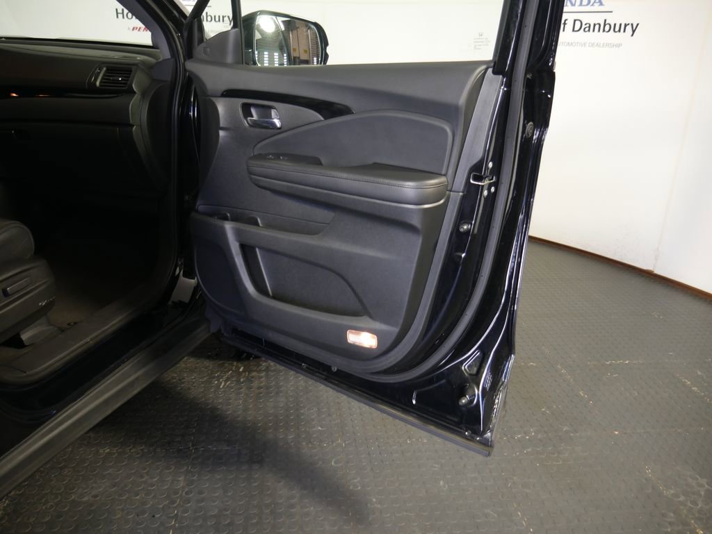 Used 2020 Honda Pilot Touring image 5
