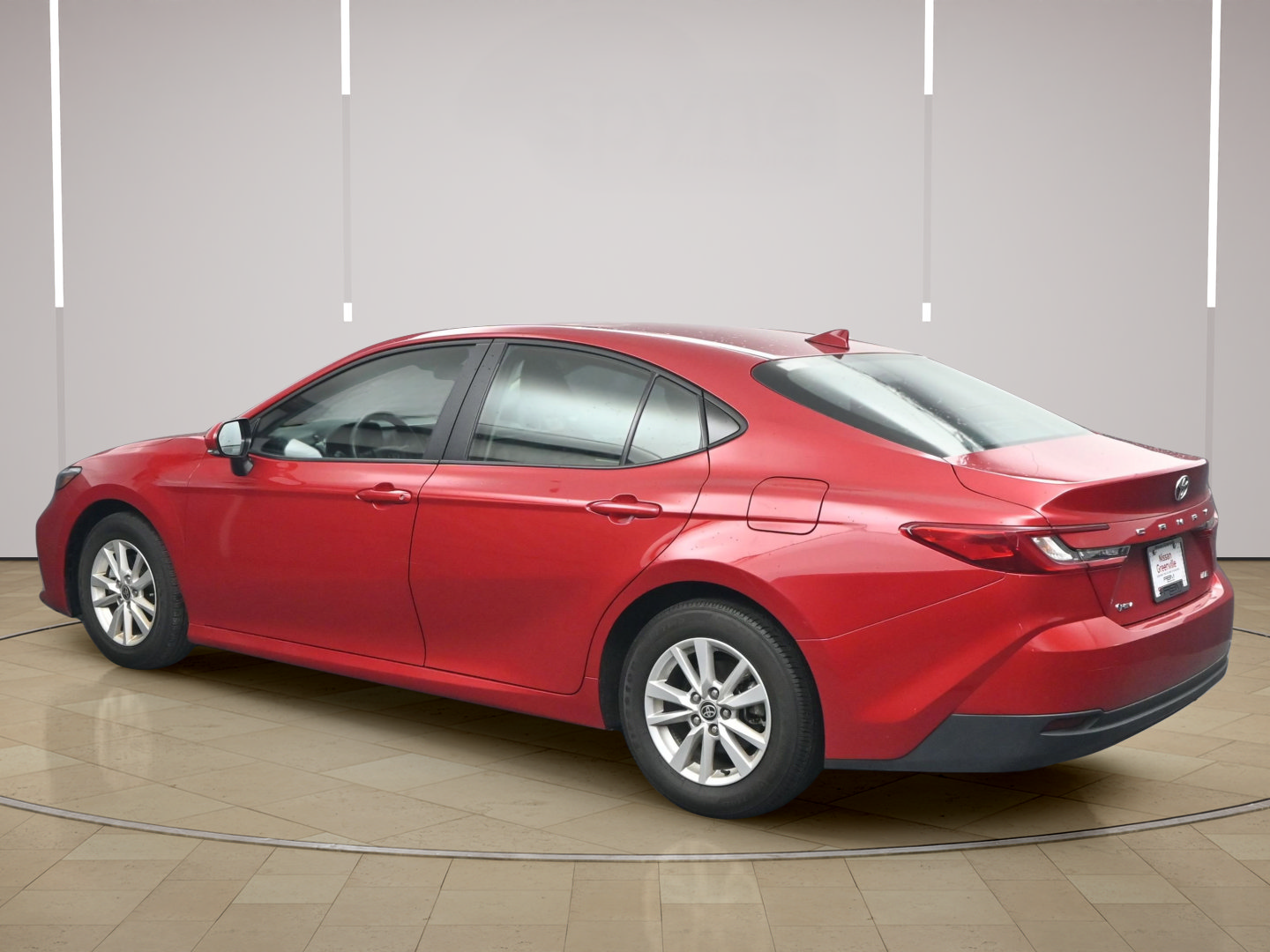 Used 2025 Toyota Camry LE FWD image 5