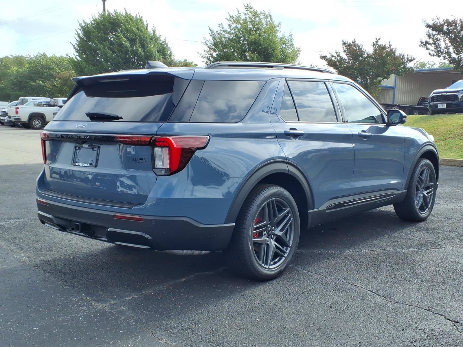 New 2026 Ford Explorer ST-Line w/ ST-Line Street Pack RWD image 5