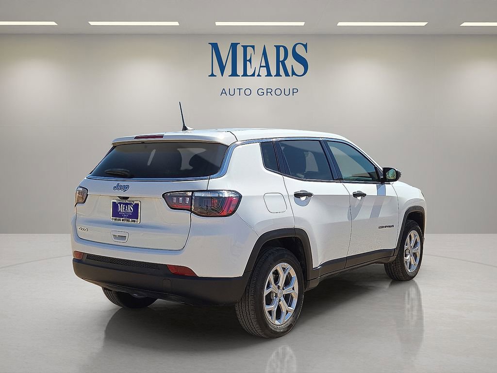 Used 2024 Jeep Compass Sport image 5
