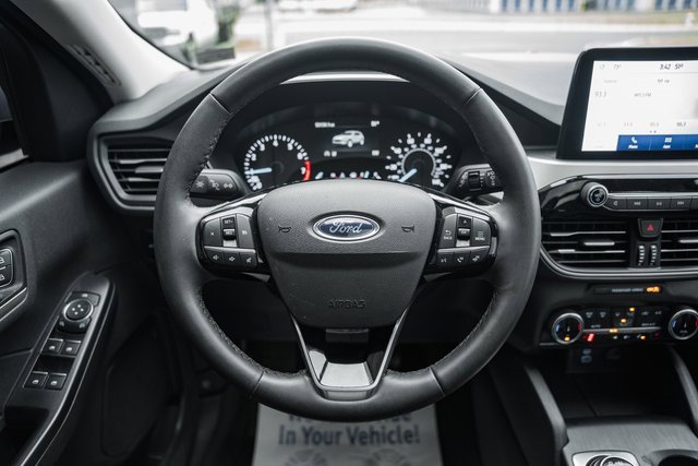 Certified 2022 Ford Escape SEL image 33