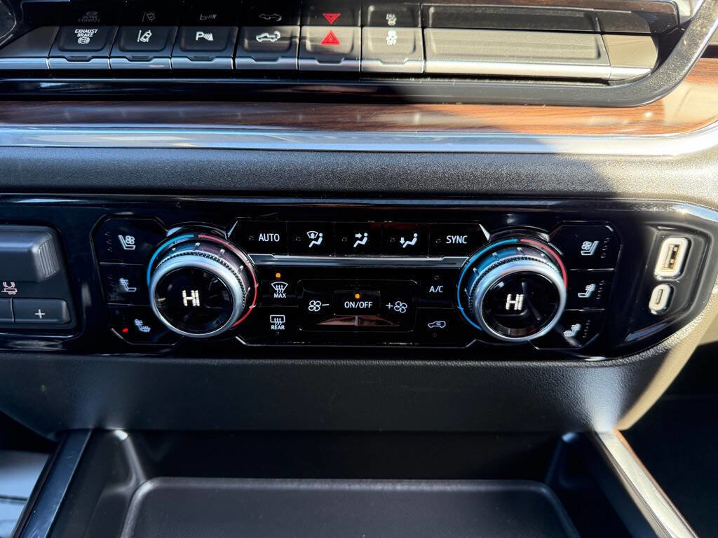 Used 2024 GMC Sierra 3500 SLT w/ SLT Premium Package image 31