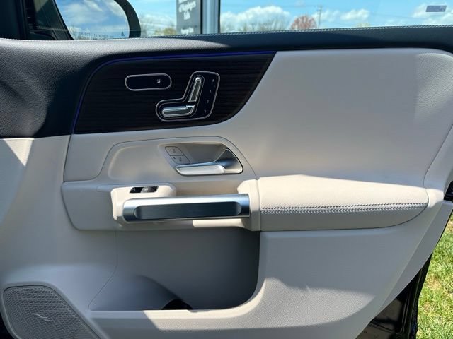 New 2026 Mercedes-Benz GLB 250 4MATIC image 25