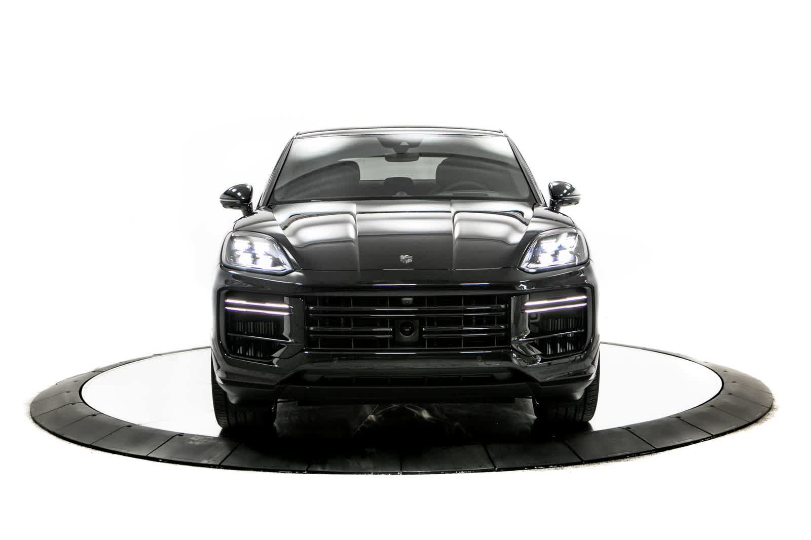 Certified 2025 Porsche Cayenne Turbo AWD/4WD image 10