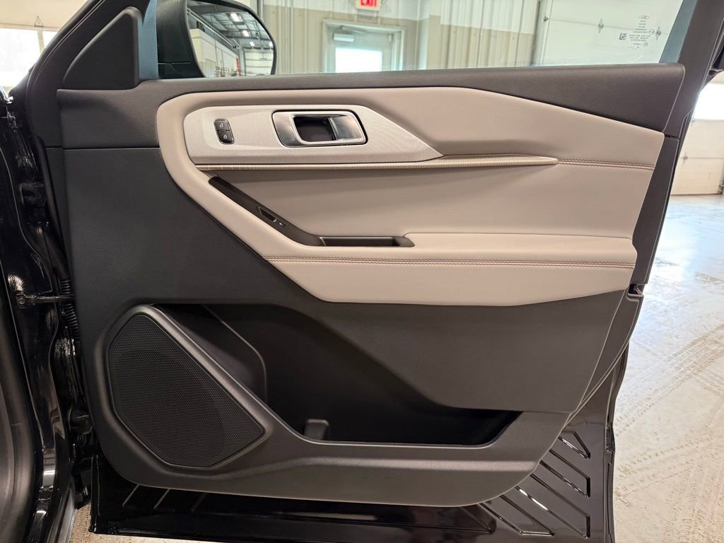 New 2026 Ford Explorer Active w/ Active Comfort Package AWD/4WD image 15