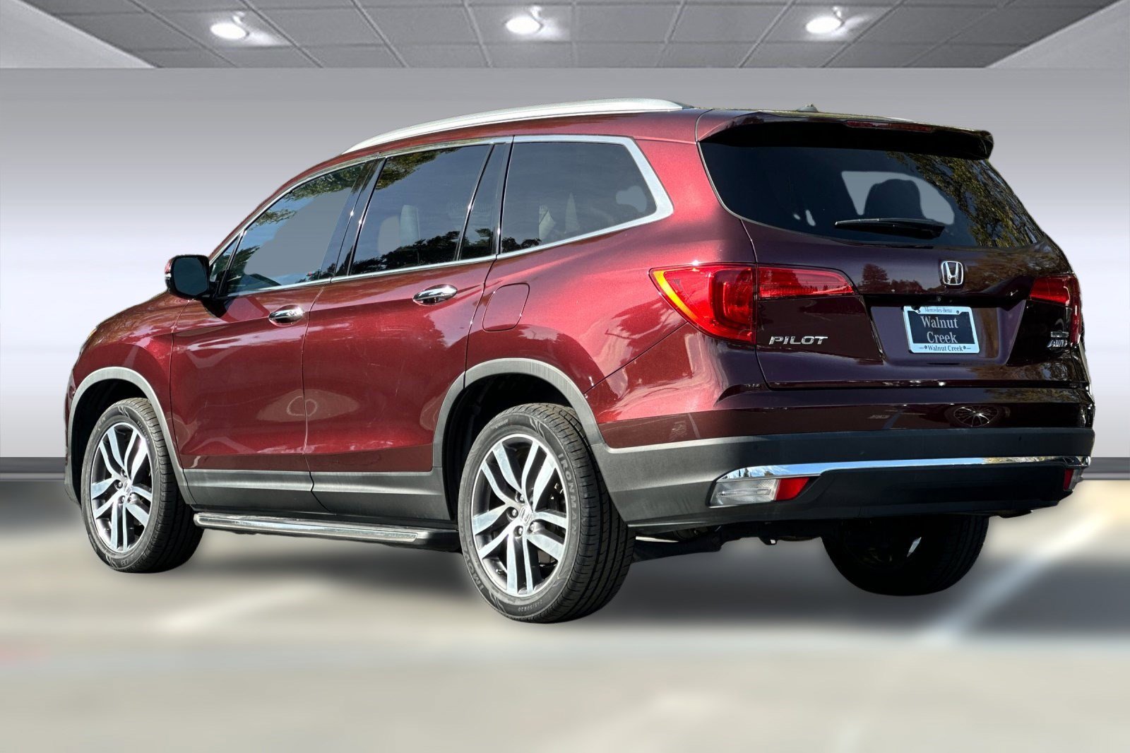 Used 2017 Honda Pilot Touring image 7