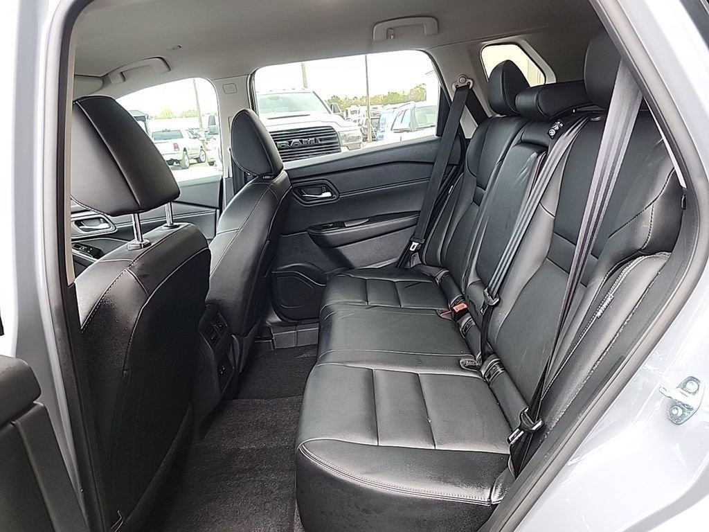 Used 2024 Nissan Rogue SL image 5